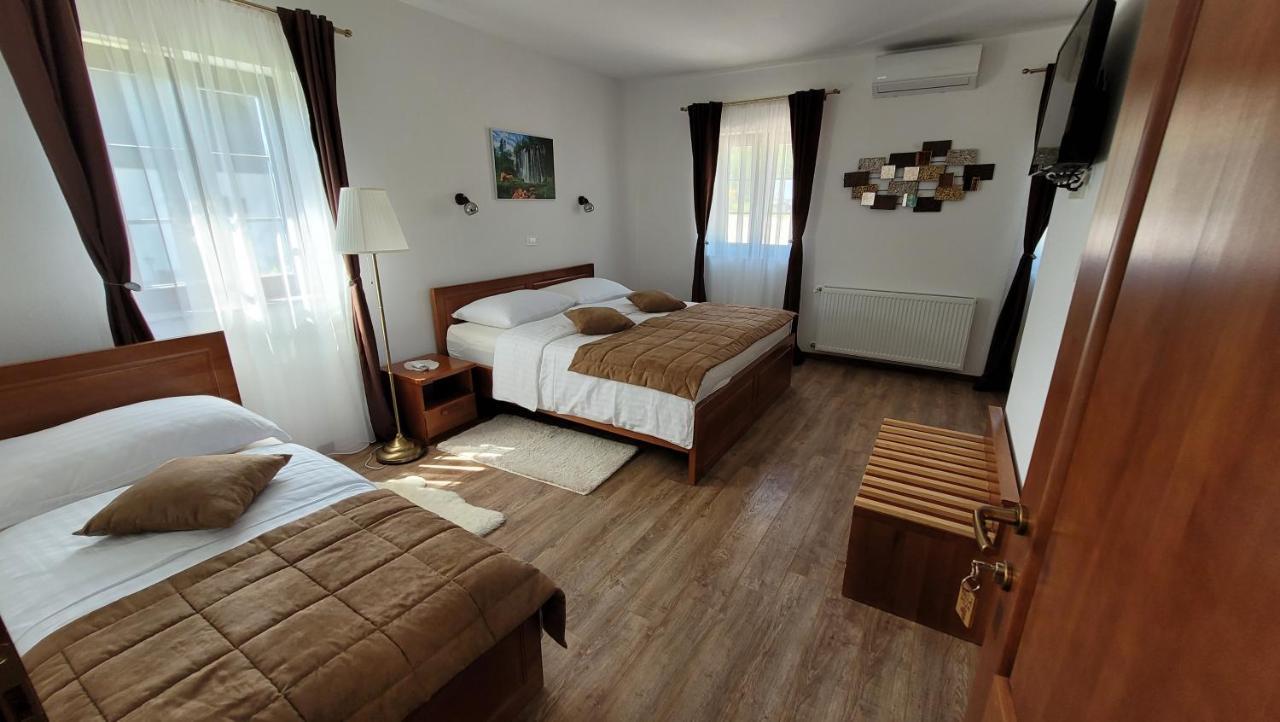 B&B Plitvice Lakes Villa Mija ปลิตวิตซาเซโล ภายนอก รูปภาพ
